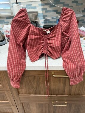 Levi’s Woman’s Long Sleeve Crop Top